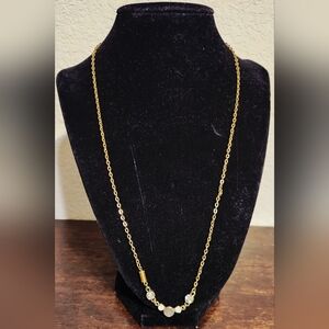 Elegant Gold Necklace with Crystal Accents